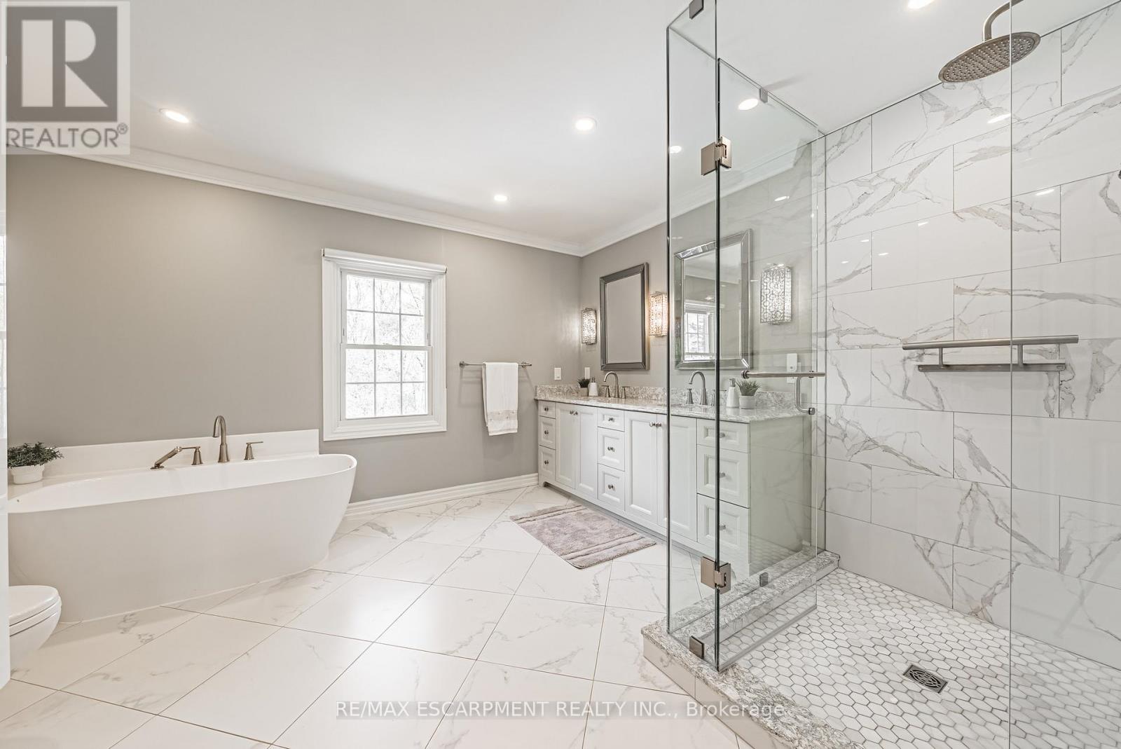 1315 Roseto Court, Burlington, Ontario  L7P 4L4 - Photo 21 - W12130335