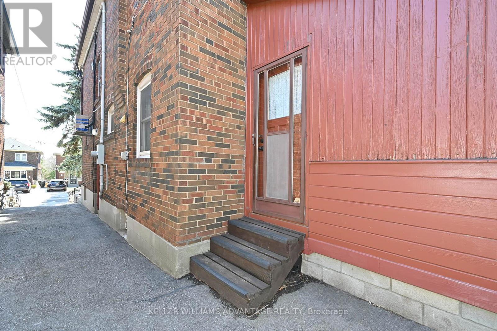 28 Larkin Avenue, Toronto (High Park-Swansea), Ontario  M6S 1L8 - Photo 23 - W12130364