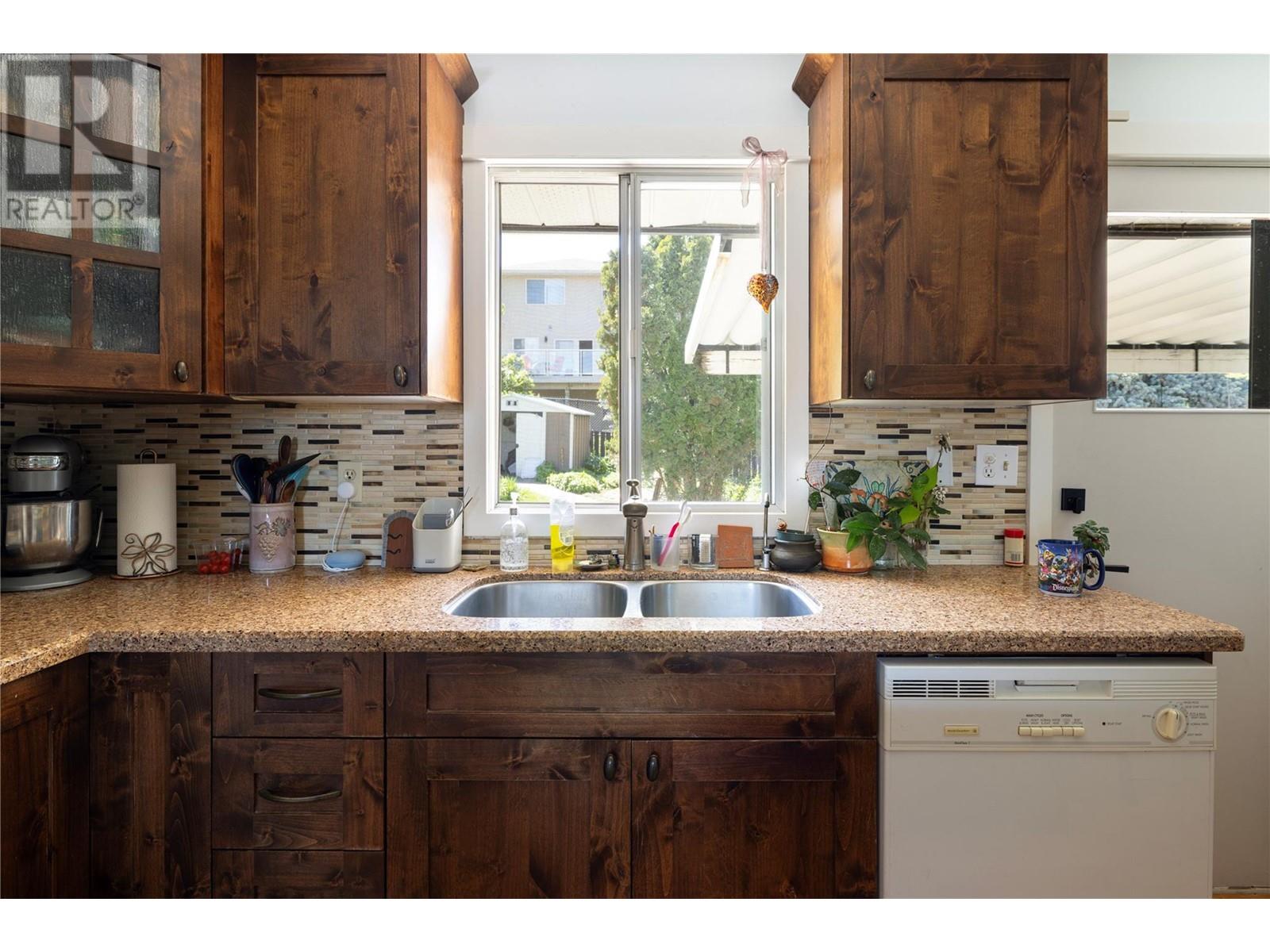 3928 15 Crescent, Vernon, British Columbia  V1T 7H4 - Photo 29 - 10346320