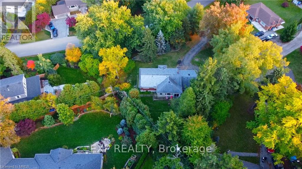 B - 376 Philip Place, Hamilton, Ontario  L9G 3G8 - Photo 5 - X12130195