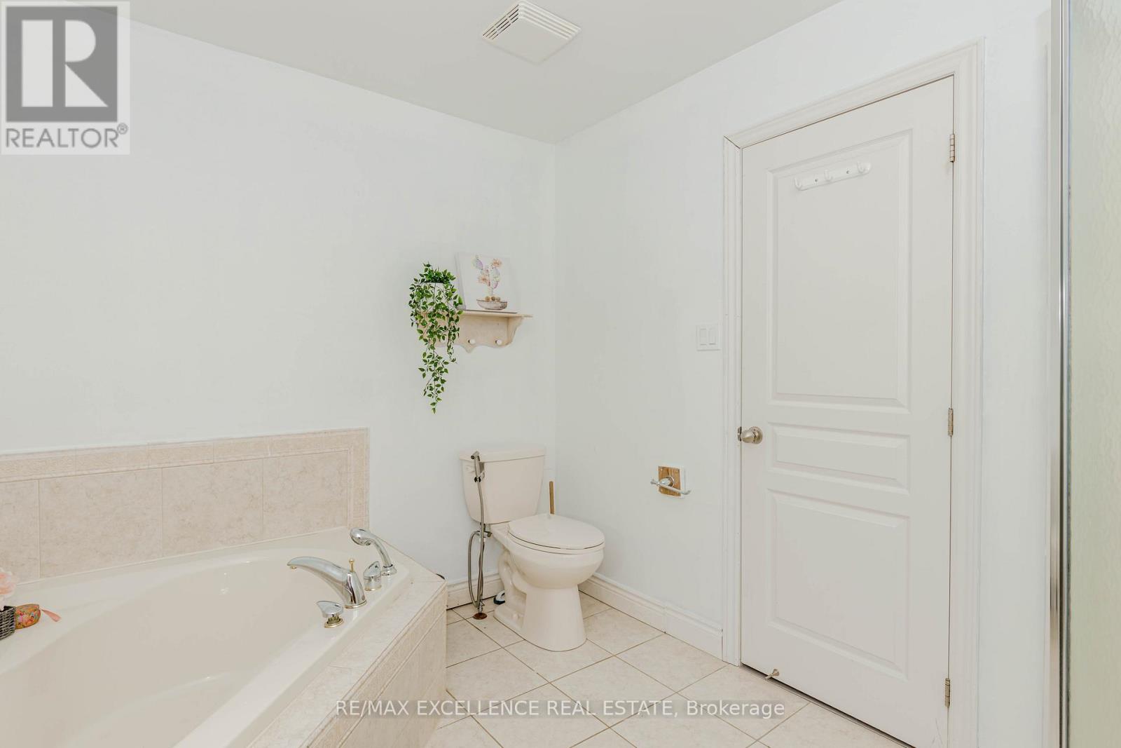 38 Magnificent Way, Hamilton, Ontario  L0R 1C0 - Photo 37 - X12130362