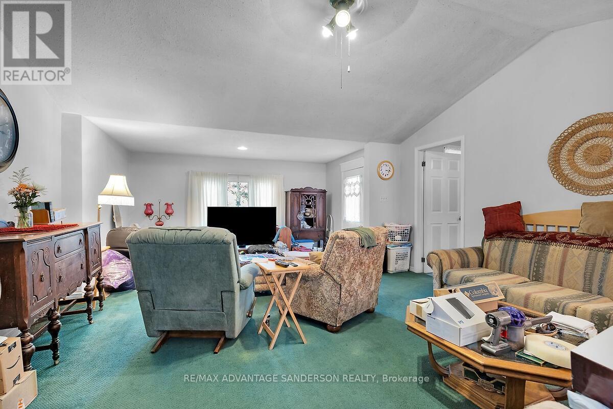 24441 Bear Creek Road, Middlesex Centre, Ontario  N0M 2A0 - Photo 10 - X12130581