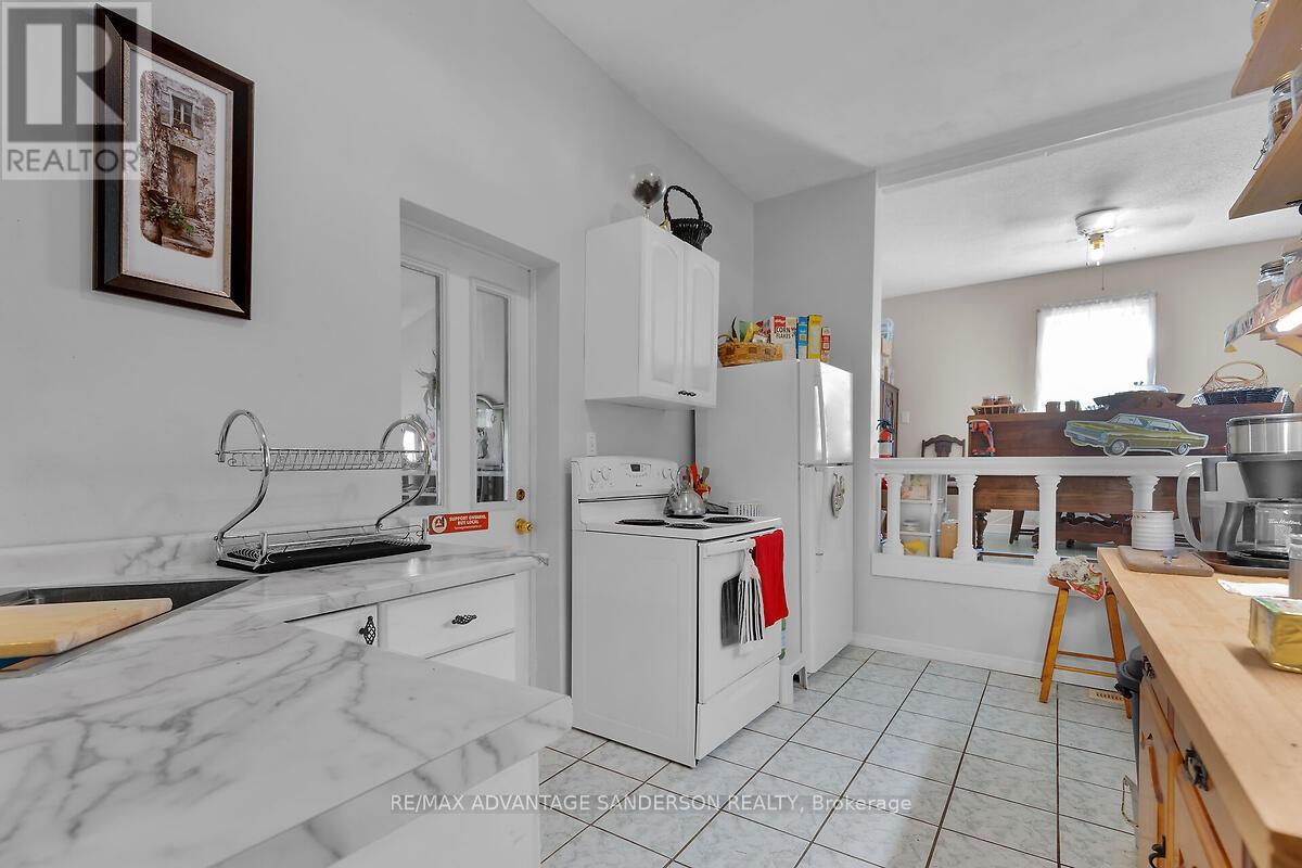 24441 Bear Creek Road, Middlesex Centre, Ontario  N0M 2A0 - Photo 11 - X12130581