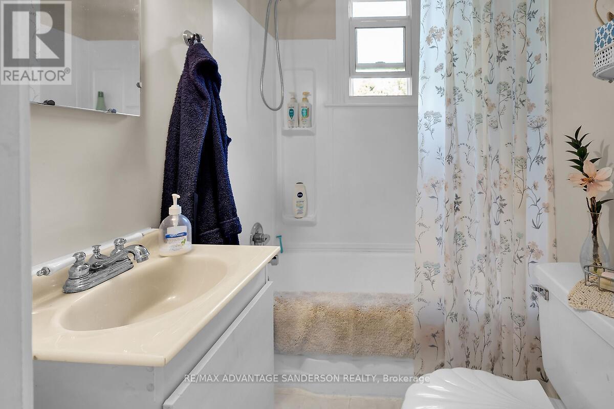 24441 Bear Creek Road, Middlesex Centre, Ontario  N0M 2A0 - Photo 16 - X12130581