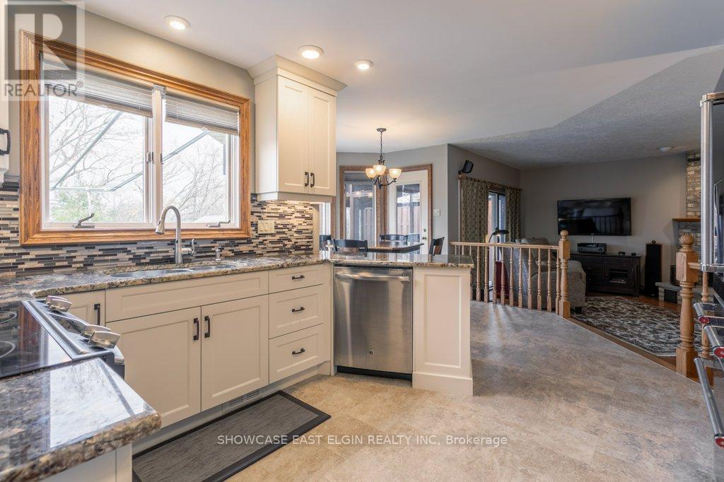 28 Sinclair Crescent, Aylmer, Ontario  N5H 3B7 - Photo 10 - X12130615