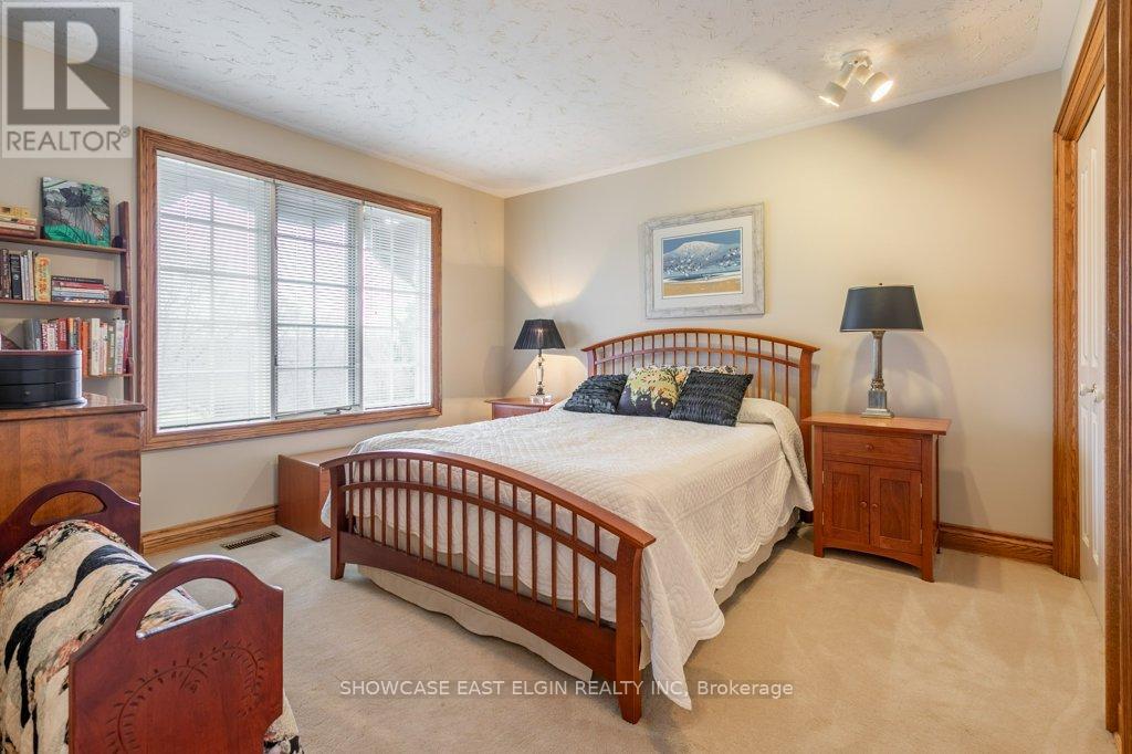 28 Sinclair Crescent, Aylmer, Ontario  N5H 3B7 - Photo 17 - X12130615