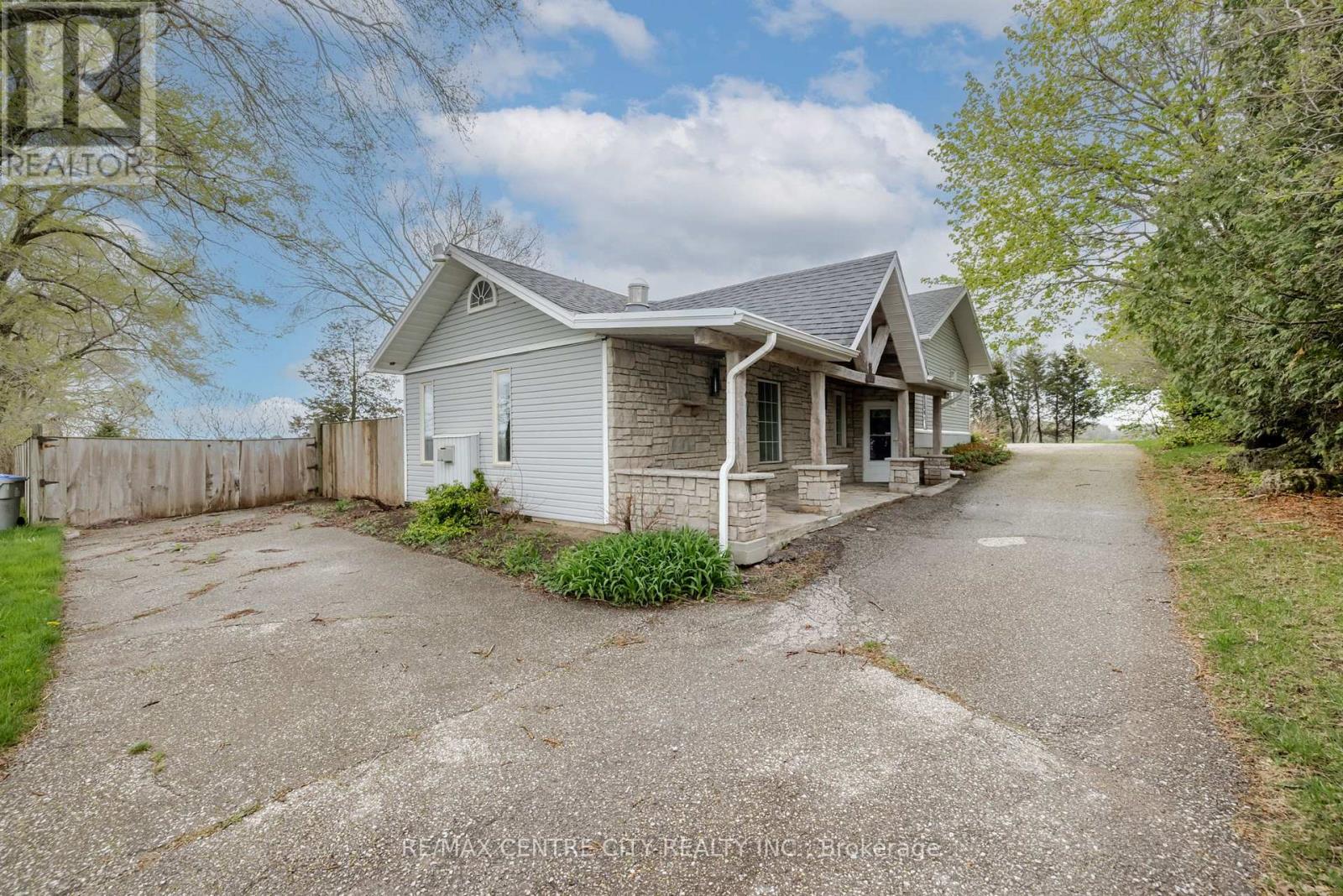 7641 LAKESHORE ROAD, Lambton Shores, Ontario