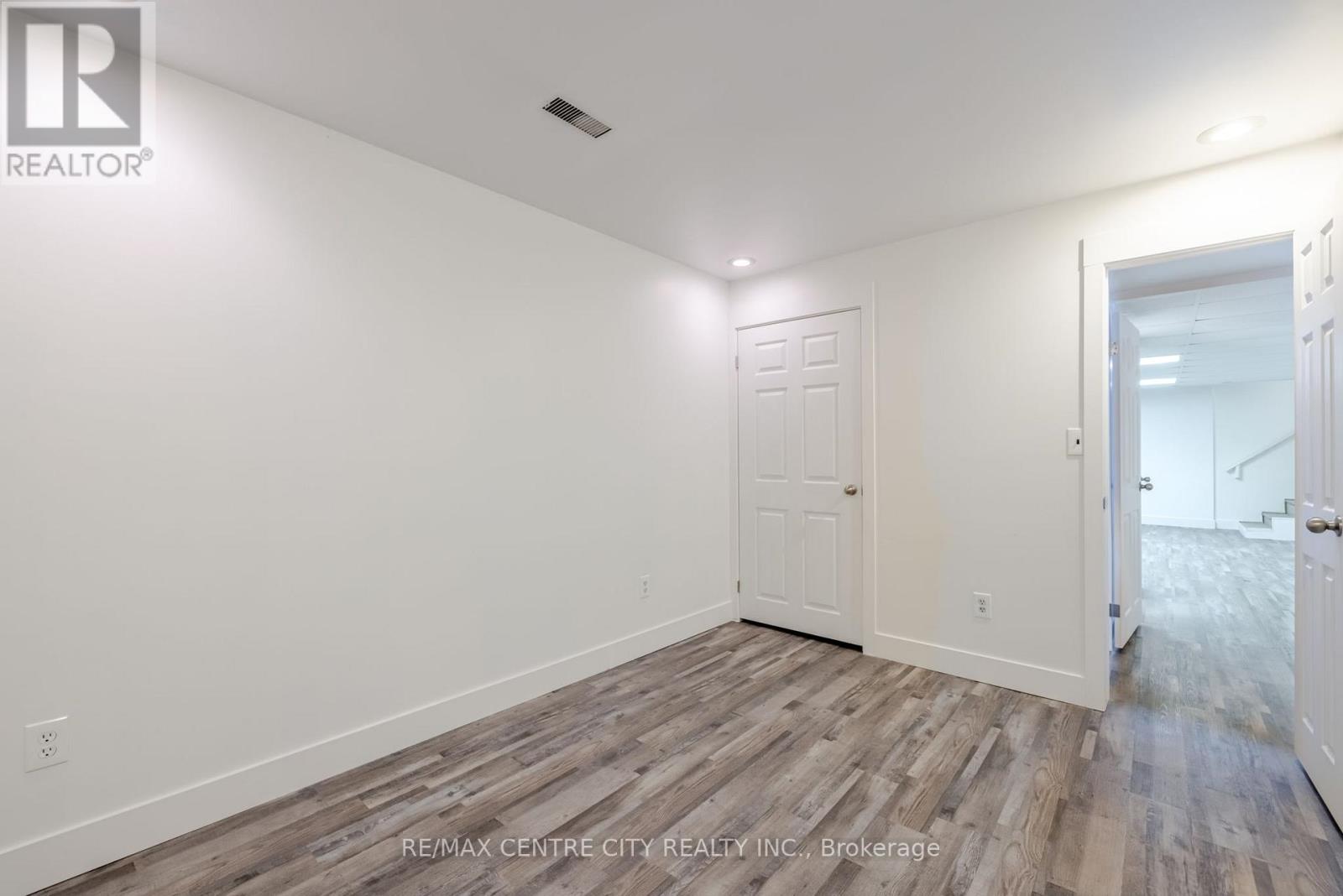 7641 Lakeshore Road, Lambton Shores, Ontario  N0N 1J0 - Photo 23 - X12130617