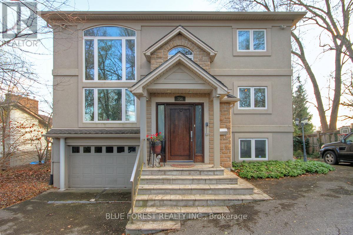 Photo 3 of 48 for 754 Riverside Drive