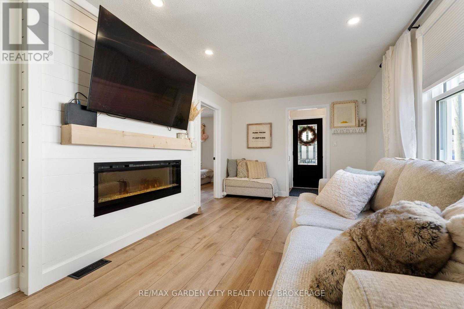 Property at 28 ELBERTA STREET image 5