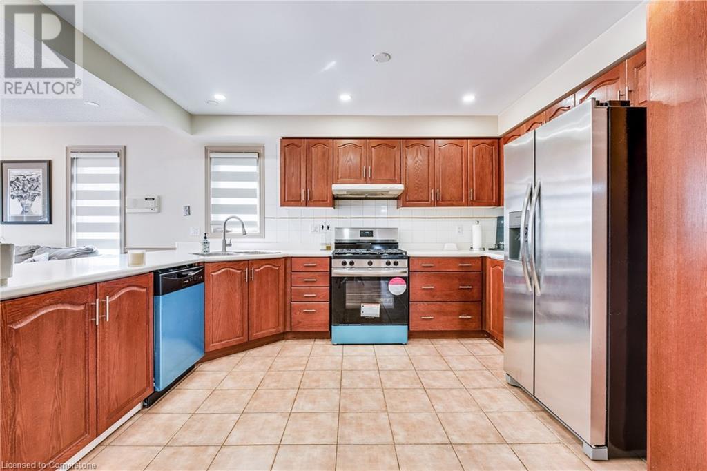 Property at 113 MEADOWLANDS Boulevard image 5