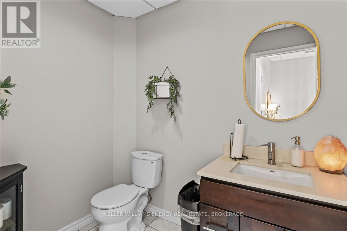 216 Brock Street S, Whitby, Ontario  L1N 4K1 - Photo 12 - E12130559