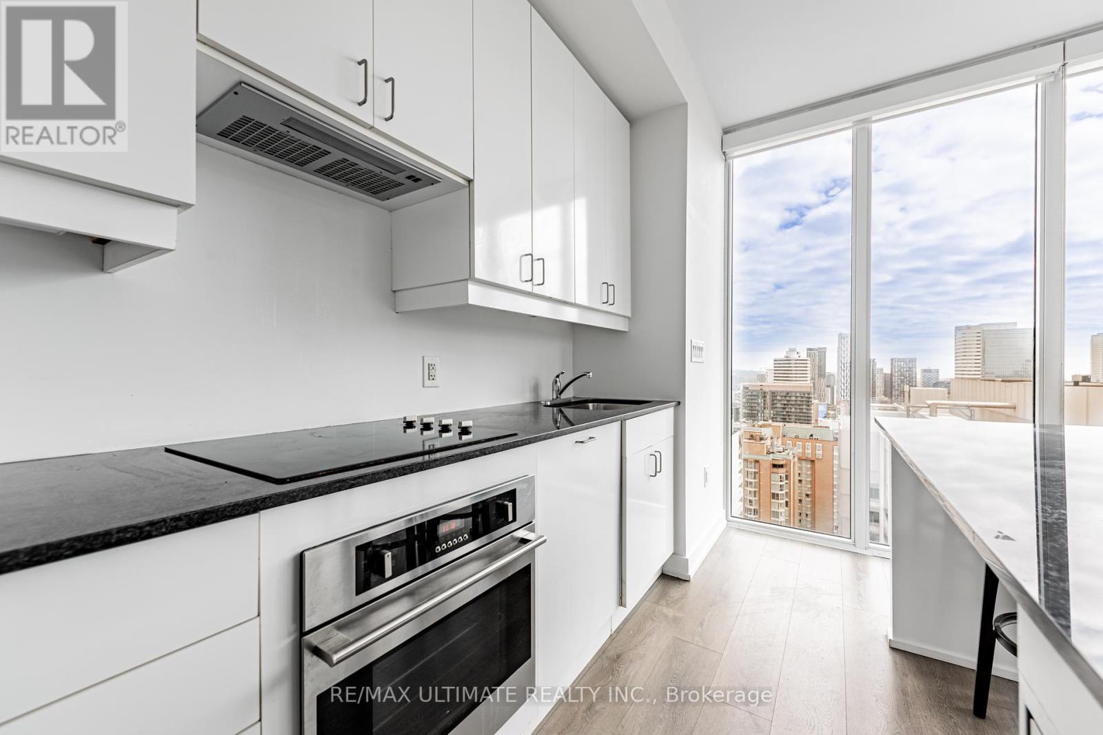 3508 - 426 University Avenue, Toronto, Ontario  M5G 1S9 - Photo 3 - C12130275