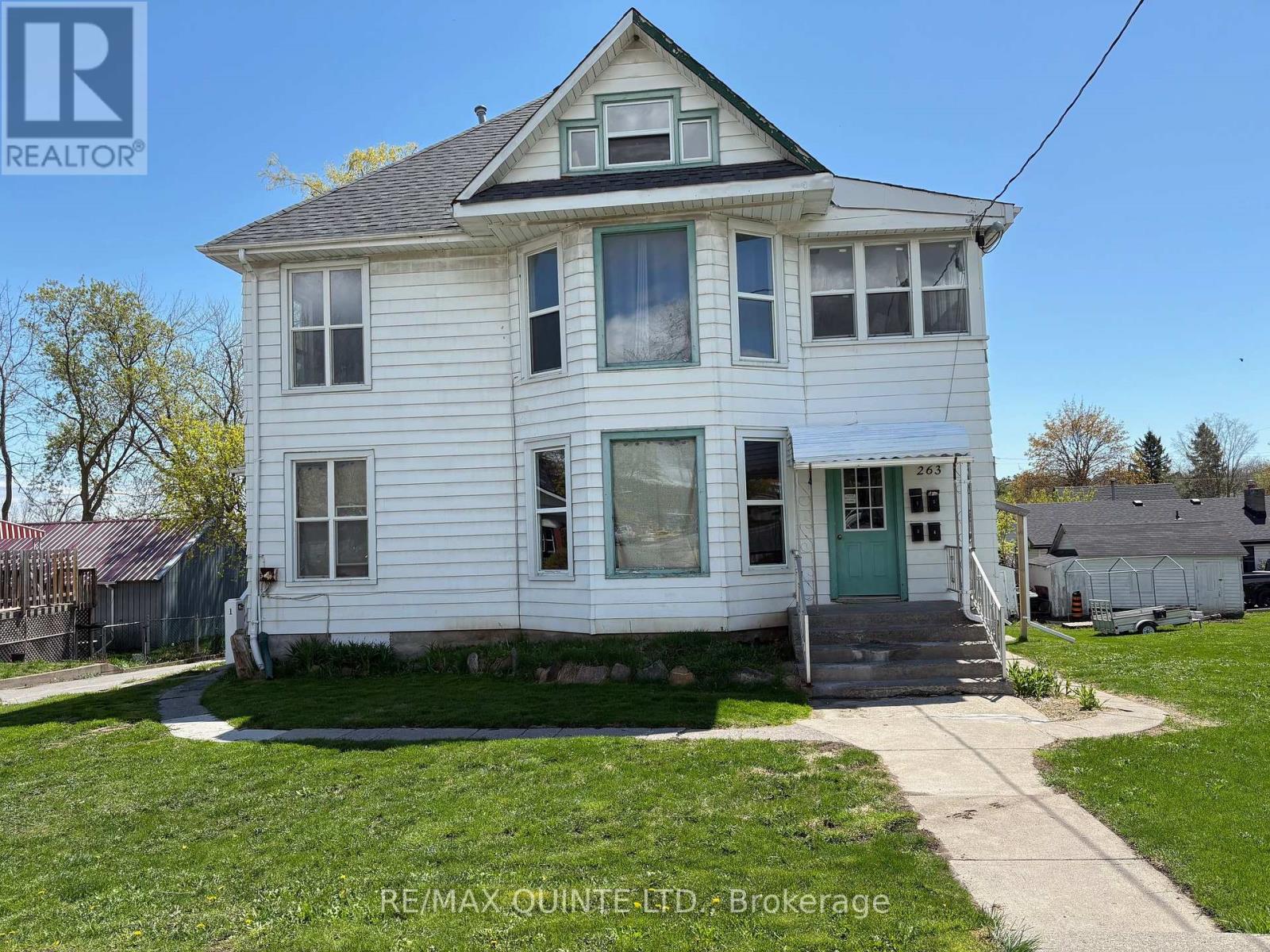 Property at 263 DUNDAS STREET W image 2