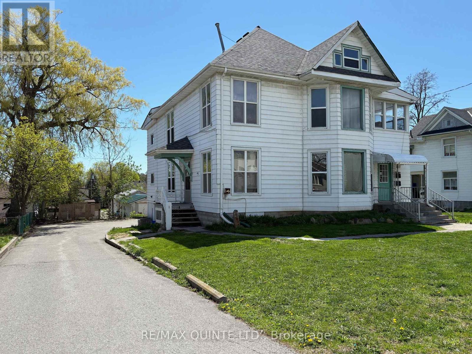 Property at 263 DUNDAS STREET W image 3