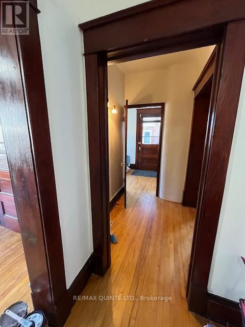 Property at 263 DUNDAS STREET W image 5