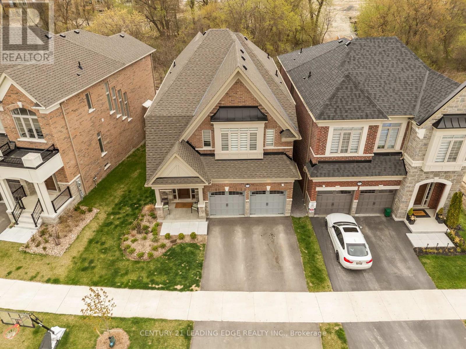 Property at 89 DEER RIDGE CRESCENT image 3