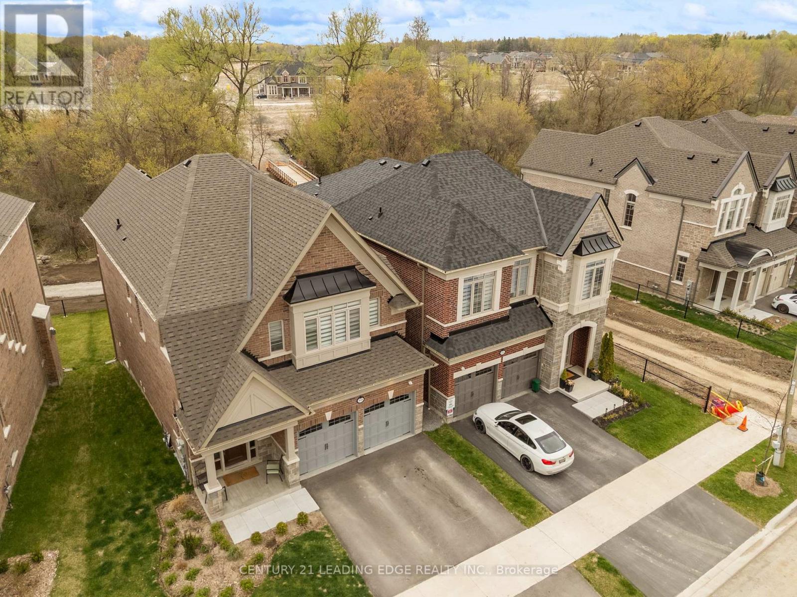 Property at 89 DEER RIDGE CRESCENT image 4