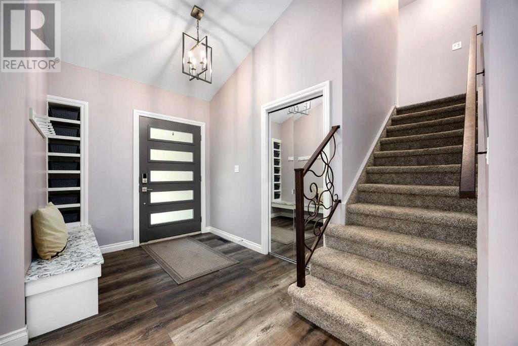 Property at 336 Midvalley Place SE image 4