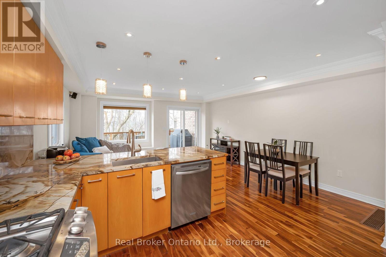 98 - 710 Spring Gardens Road, Burlington (Bayview), Ontario  L7T 4K7 - Photo 8 - W12130625