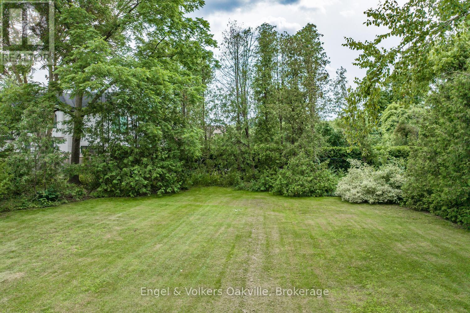 504 Chamberlain Lane, Oakville, Ontario  L6J 4H6 - Photo 11 - W12130687