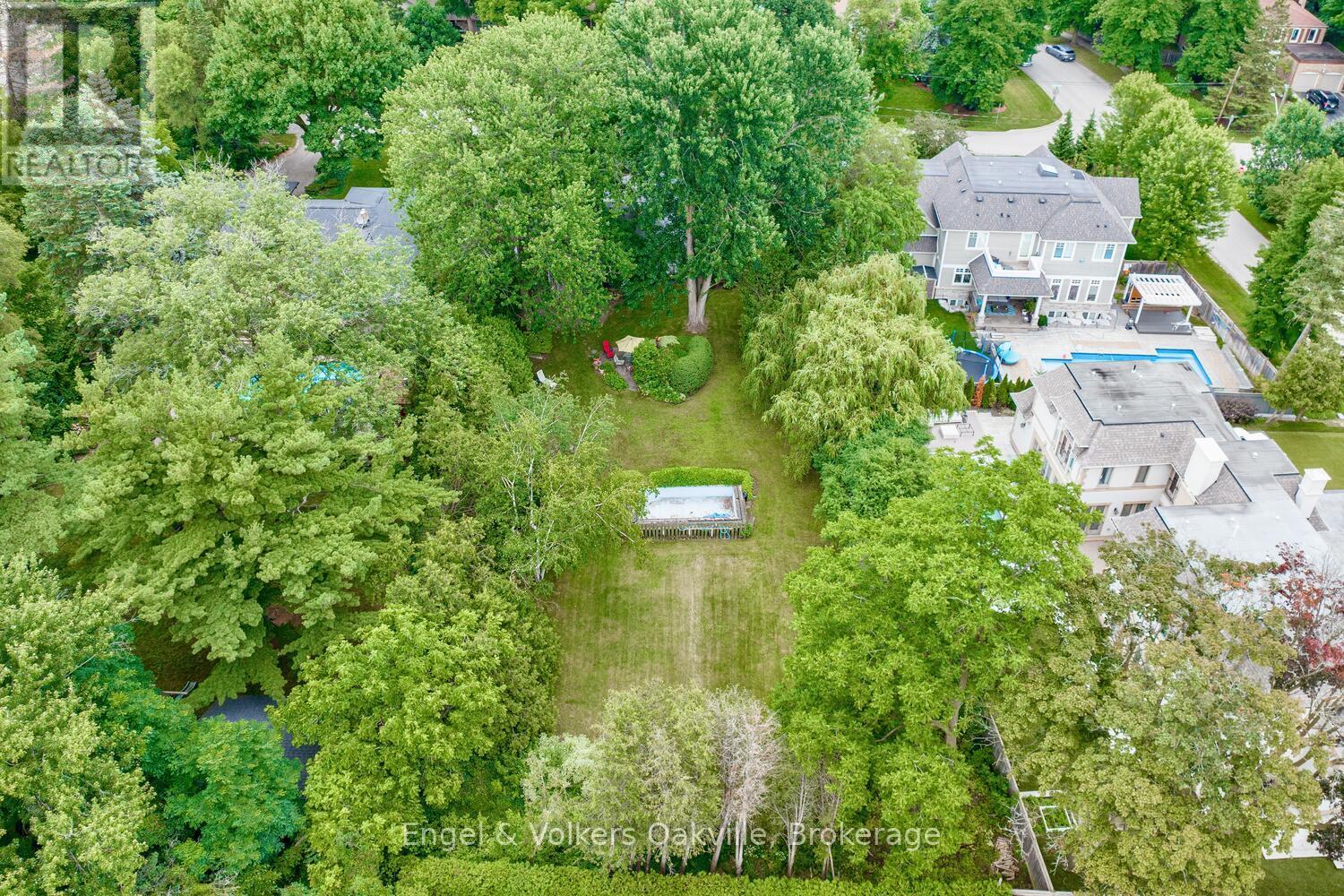 504 Chamberlain Lane, Oakville, Ontario  L6J 4H6 - Photo 14 - W12130687