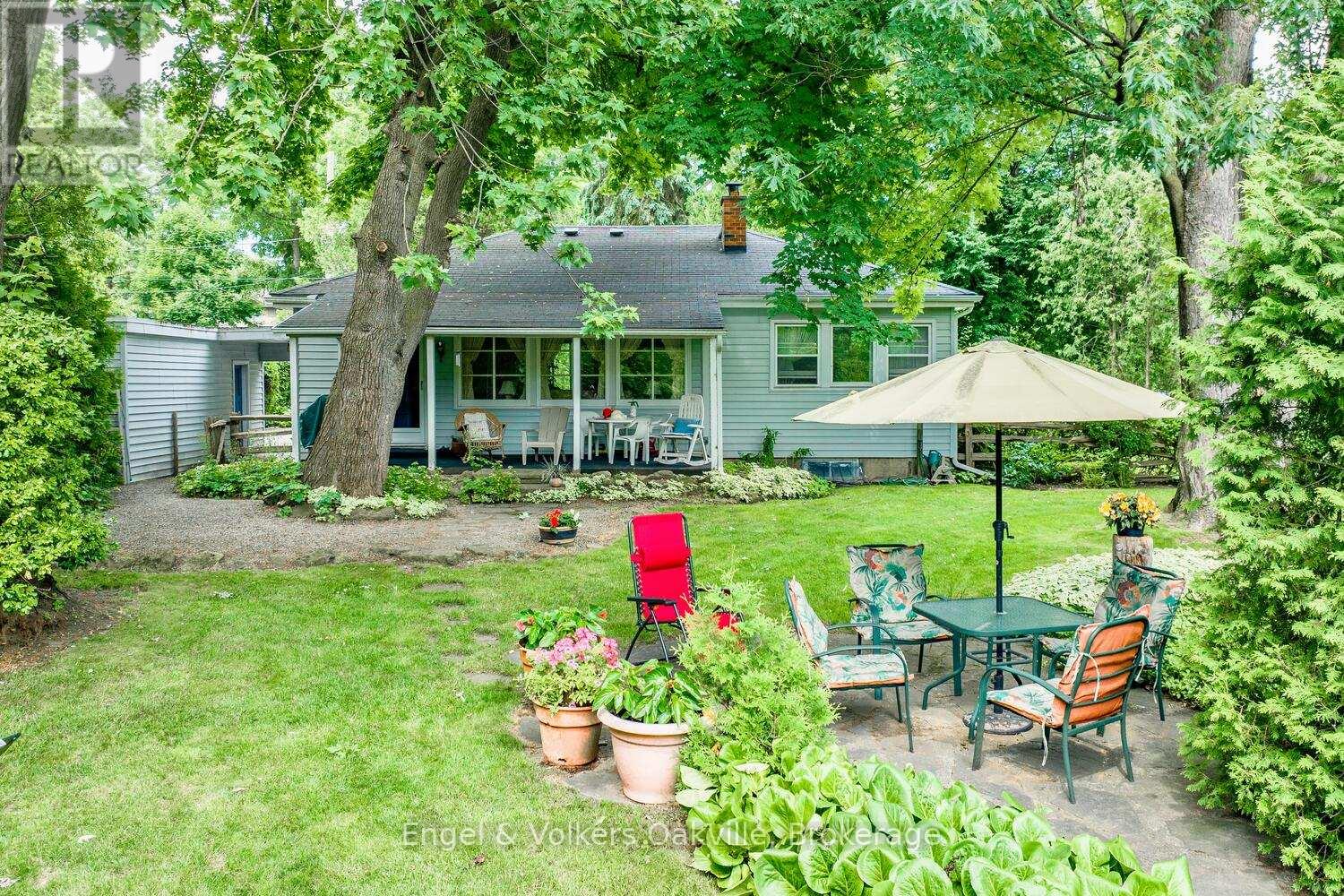 504 Chamberlain Lane, Oakville, Ontario  L6J 4H6 - Photo 8 - W12130687