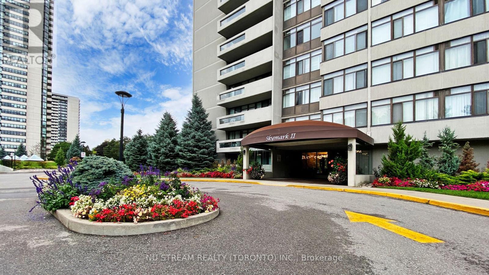 2406 - 1555 Finch Avenue E, Toronto, Ontario  M2J 4X9 - Photo 2 - C12130451