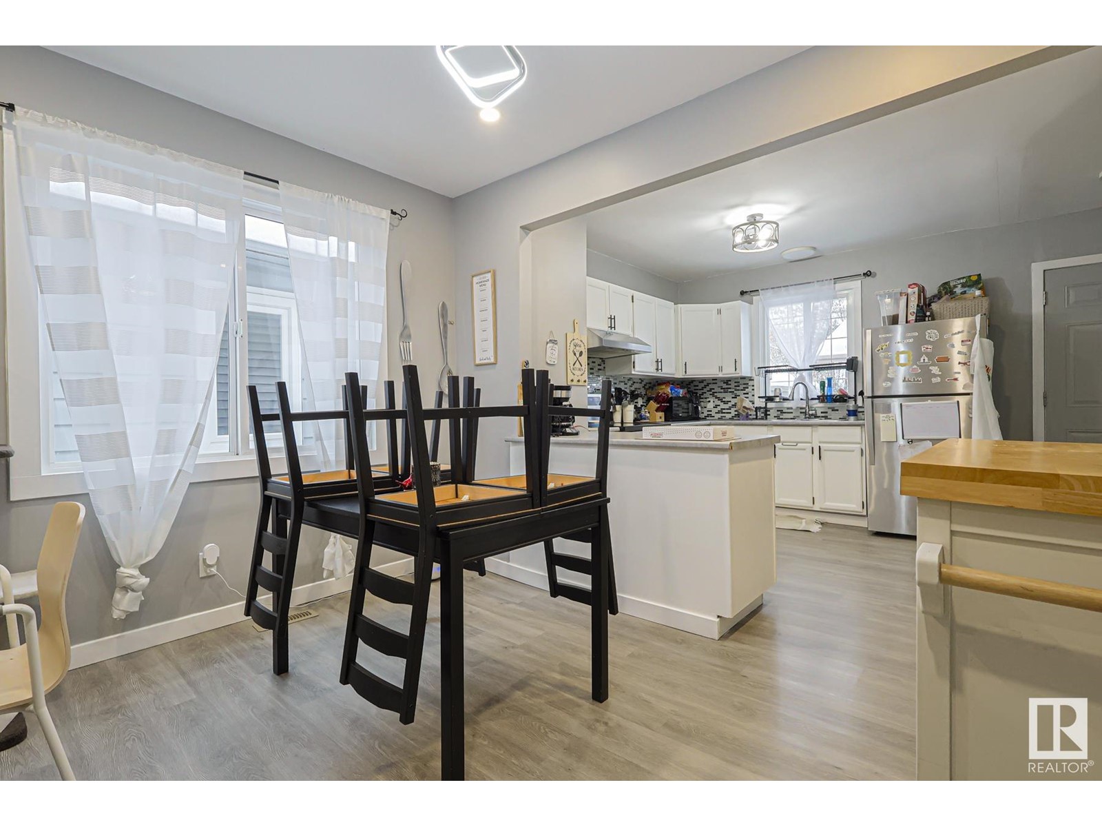 Property at 11540 83 ST NW image 4