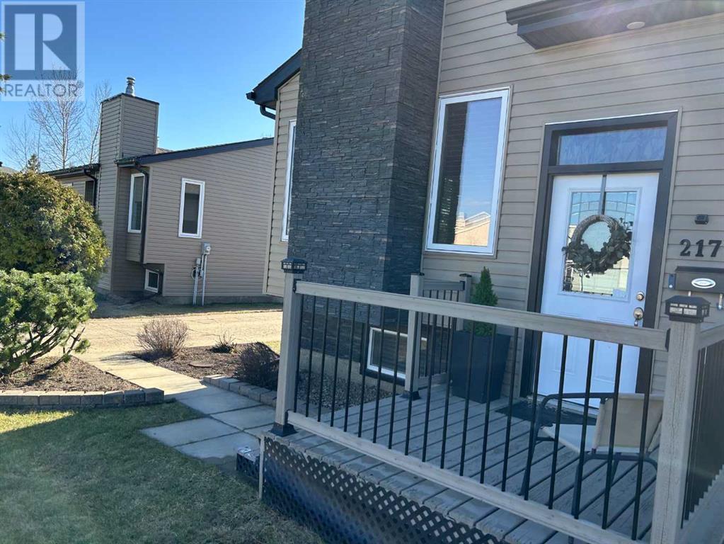 217 Brooks Place, Fort Mcmurray, Alberta  T9K 2E6 - Photo 5 - A2214594