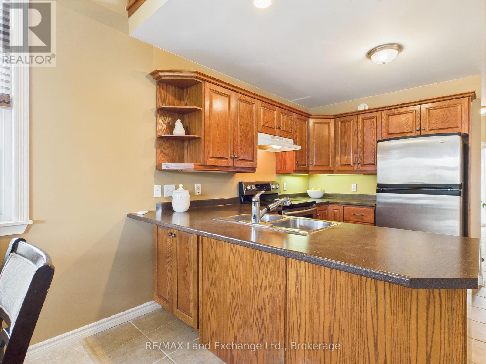 4 - 433 Queen Street, Kincardine, Ontario  N2Z 0A2 - Photo 9 - X12124088