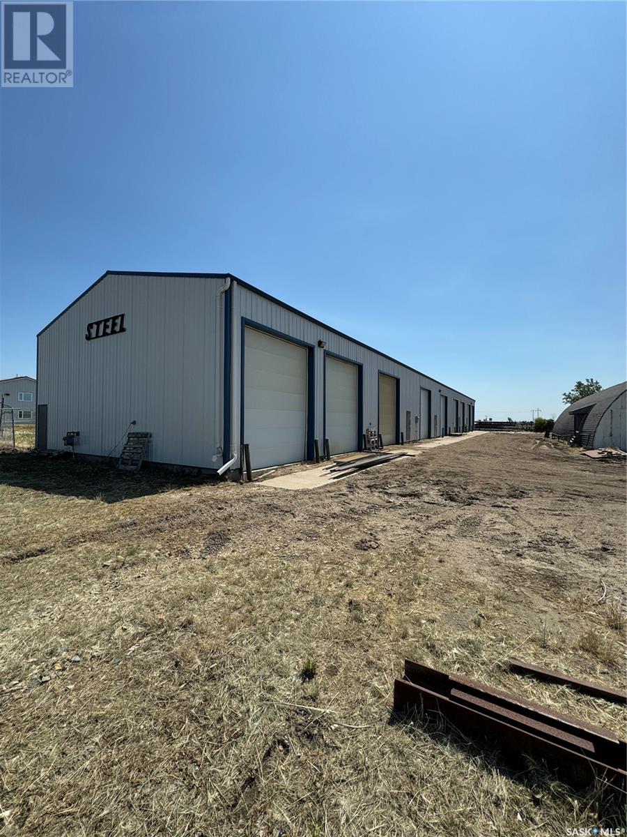 12-14 39 Highway, Estevan, Saskatchewan  S4A 0R4 - Photo 2 - SK004966