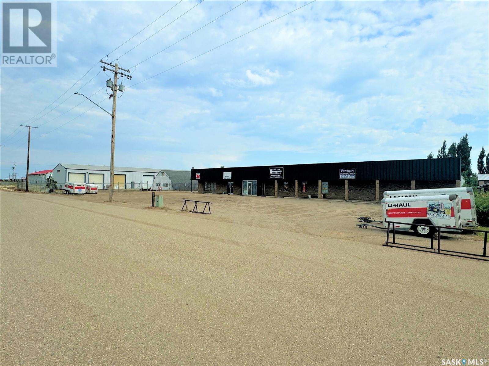 12-14 39 Highway, Estevan, Saskatchewan  S4A 0R4 - Photo 3 - SK004966
