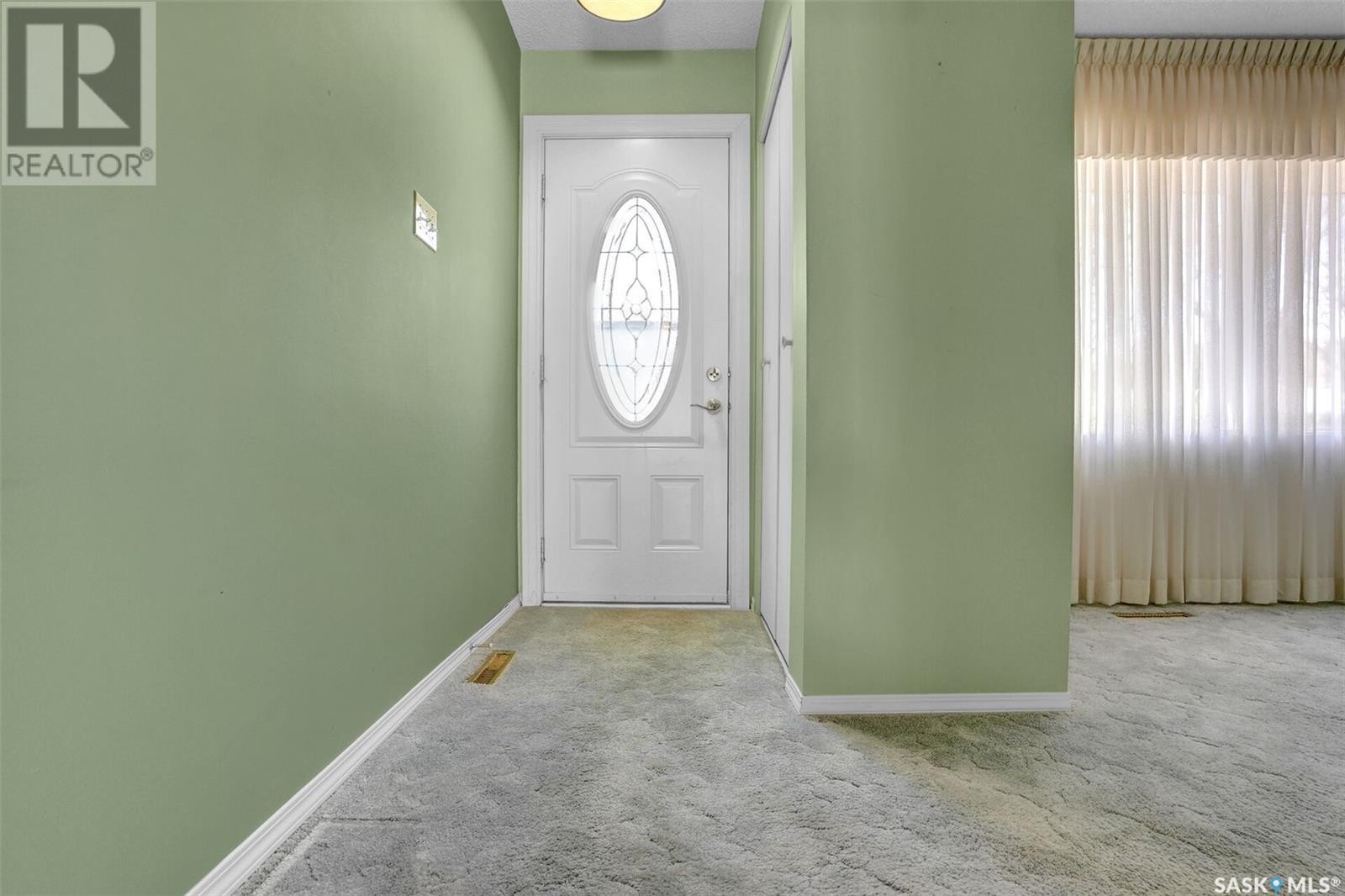 160 Cardinal Crescent, Regina, Saskatchewan  S4S 4Y7 - Photo 4 - SK004944