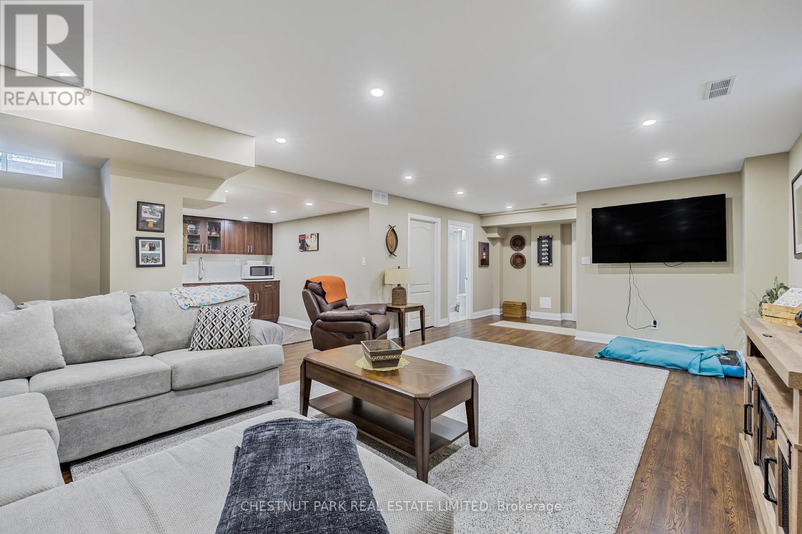 198 Downy Emerald Drive, Bradford West Gwillimbury, Ontario  L3Z 1A0 - Photo 31 - N12130389