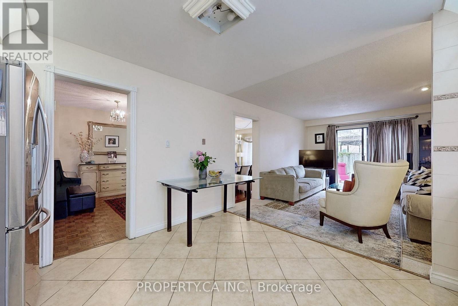 109 Lisa Crescent, Vaughan (Crestwood-Springfarm-Yorkhill), Ontario  L4J 2N2 - Photo 8 - N12130466