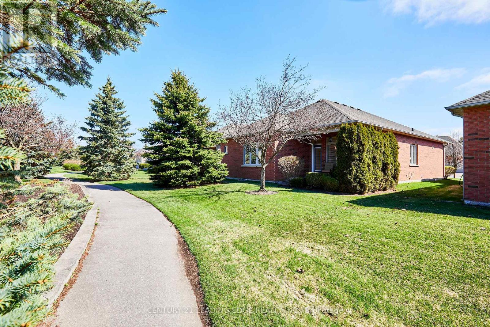 22 Faldos Flight, Whitchurch-Stouffville, Ontario  L4A 1M8 - Photo 4 - N12130472