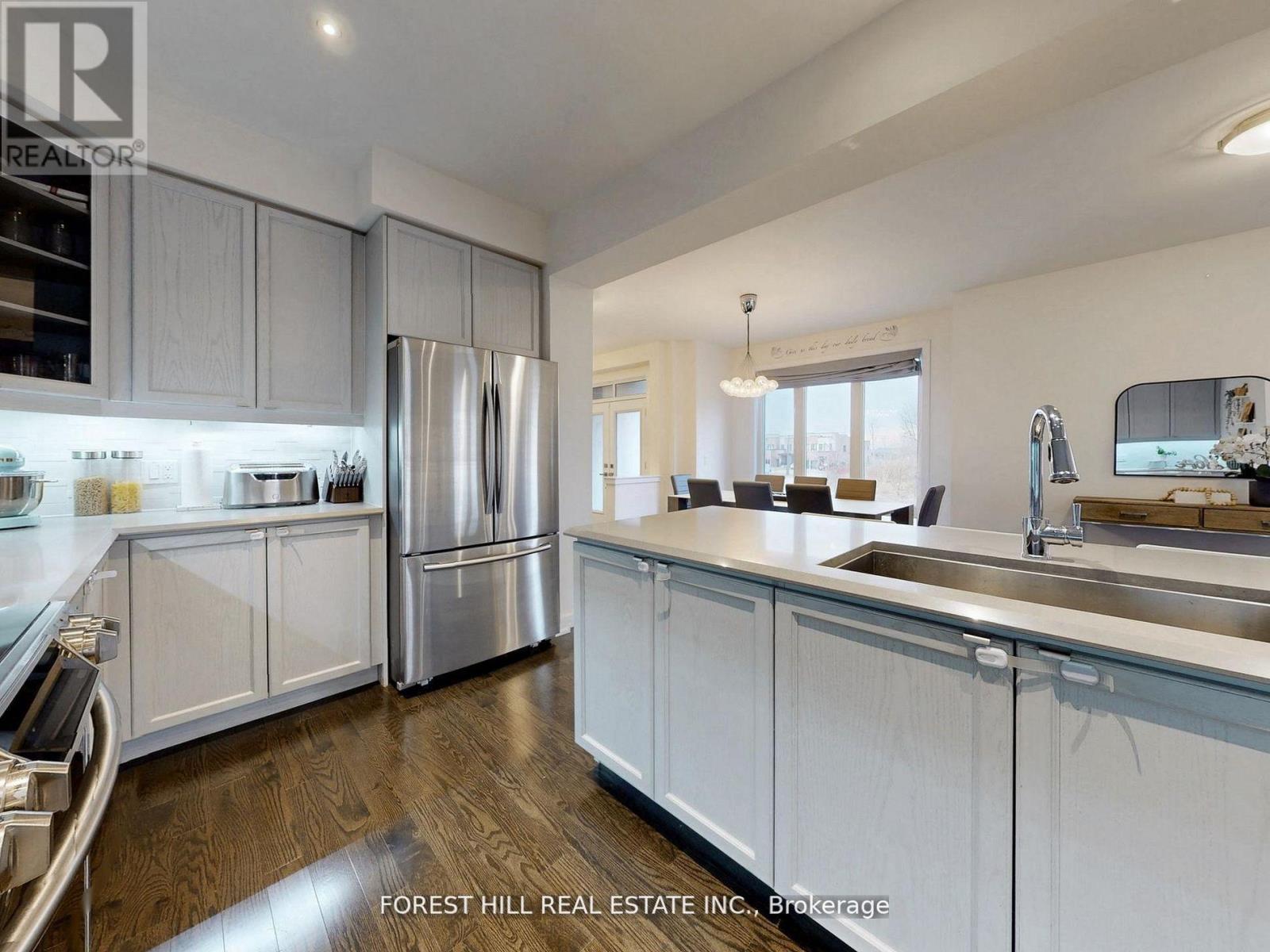19 Denarius Crescent, Richmond Hill, Ontario  L4E 0Y9 - Photo 13 - N12130489