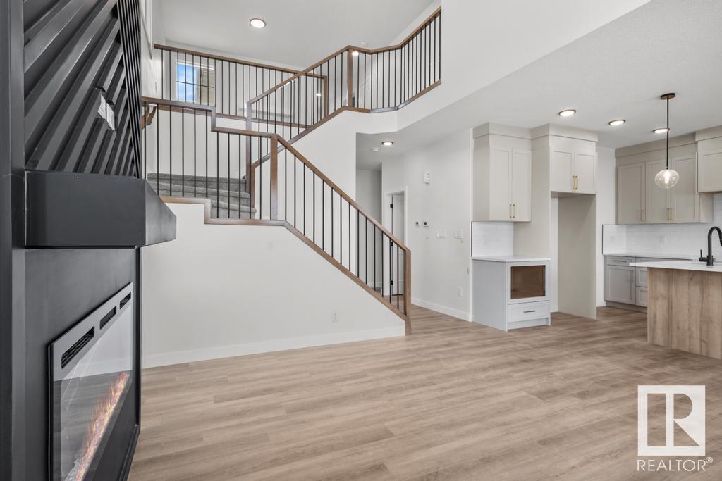 Property at 3176 Magpie Way NW image 2