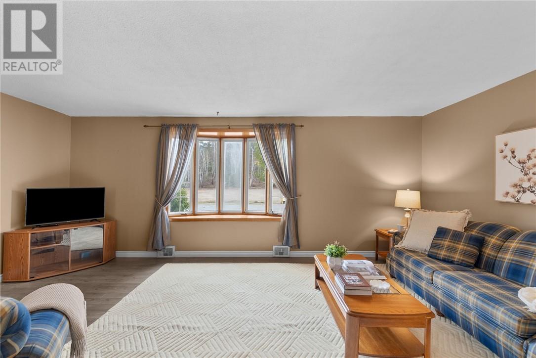 9 Fraser Ext., Onaping, Ontario  P0M 2C0 - Photo 13 - 2122078