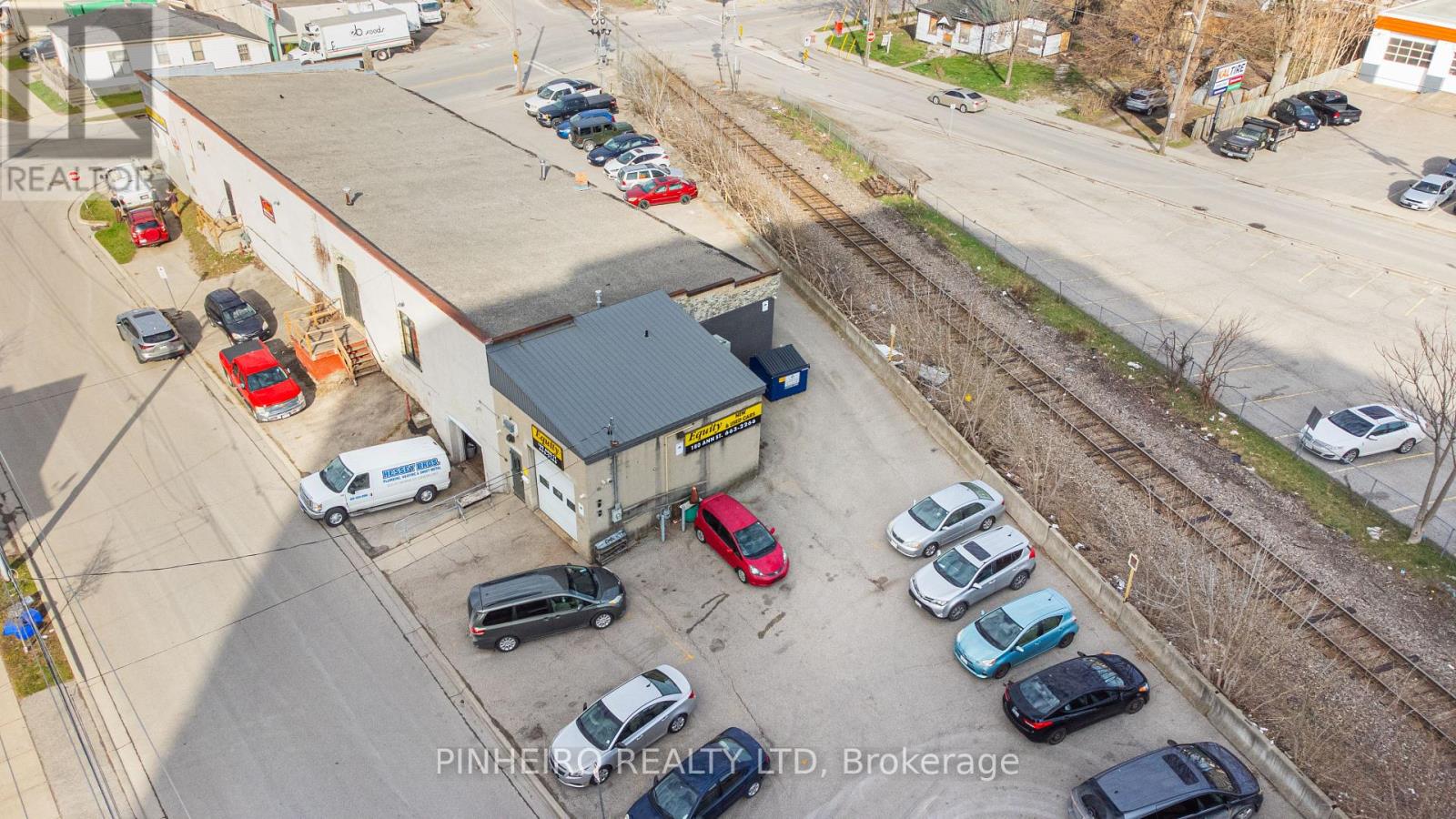 180 Ann Street, London East, Ontario N6A 0A3 - Photo 3 - X12130728
