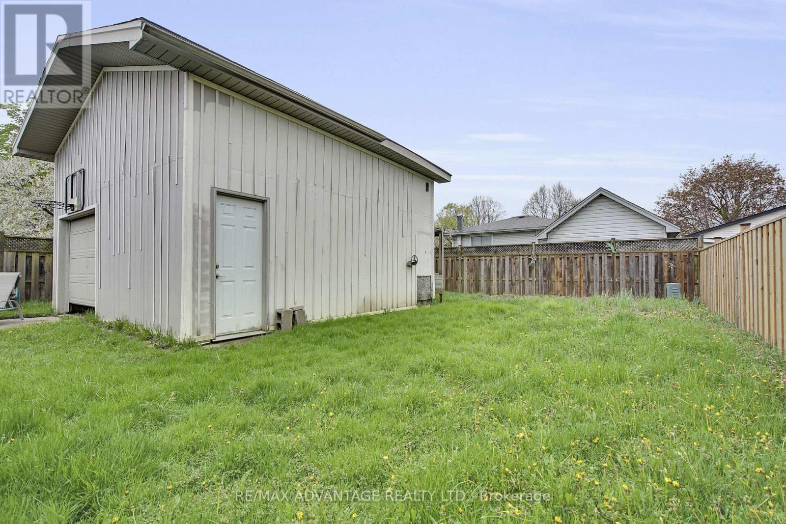 602 Millbank Drive, London South (South Y), Ontario  N6E 1S1 - Photo 32 - X12130729