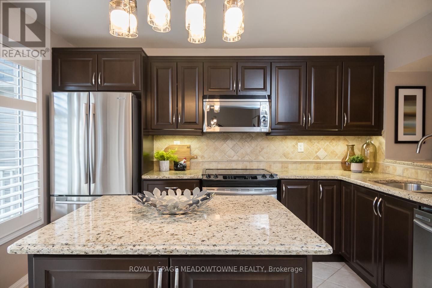 236 Magurn Gate, Milton, Ontario  L9T 7B3 - Photo 16 - W12130388