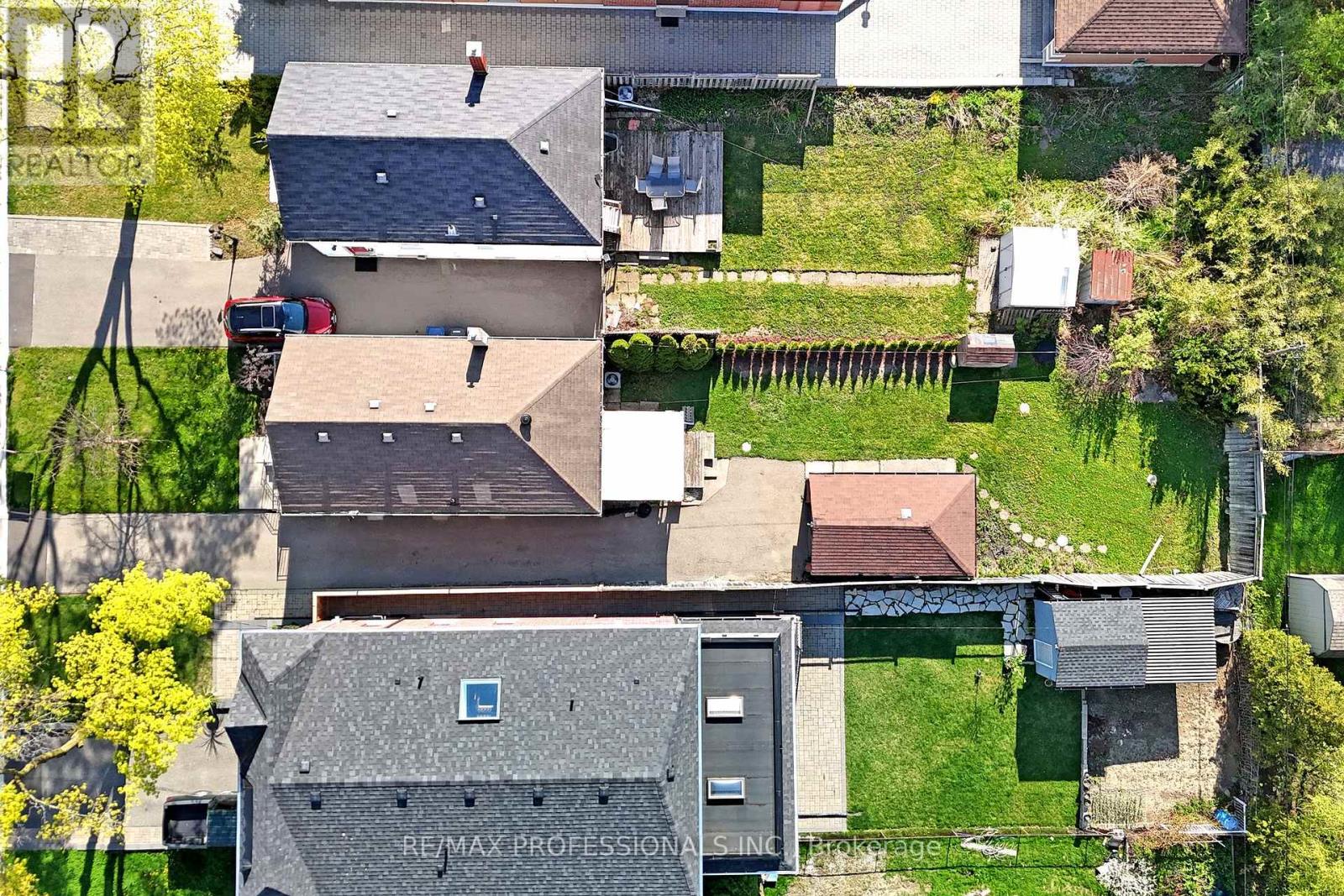 24 Braeburn Avenue, Toronto, Ontario  M9P 2J3 - Photo 33 - W12130400
