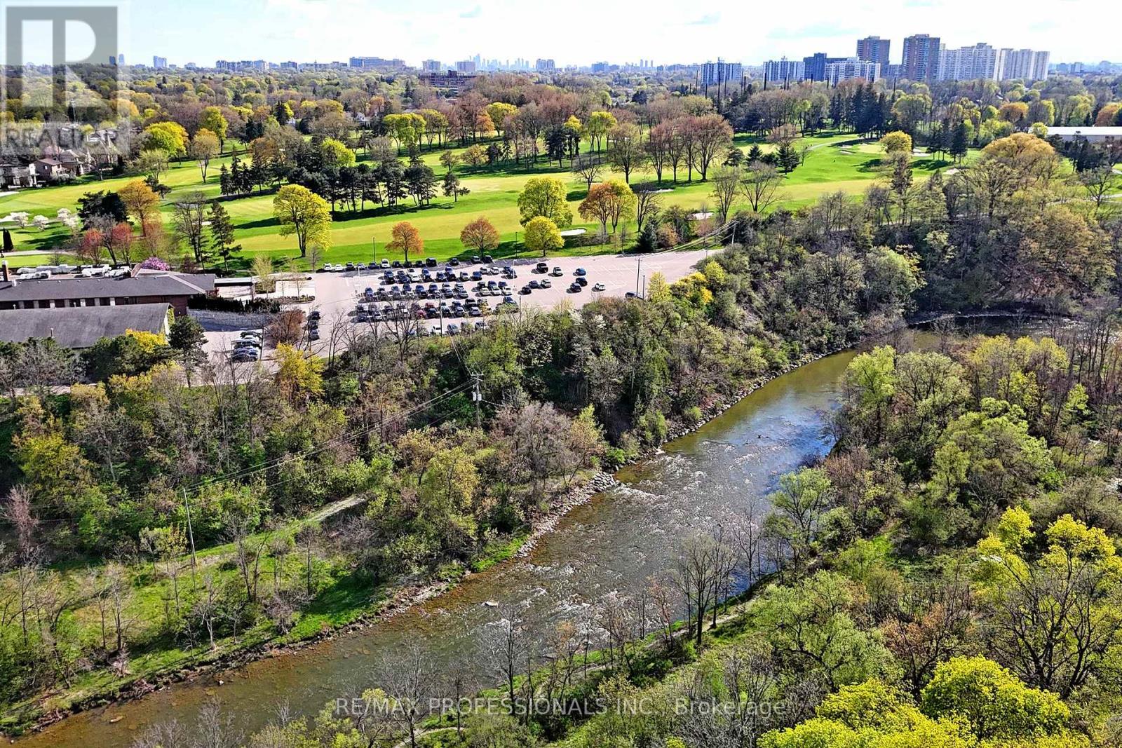 24 Braeburn Avenue, Toronto, Ontario  M9P 2J3 - Photo 35 - W12130400