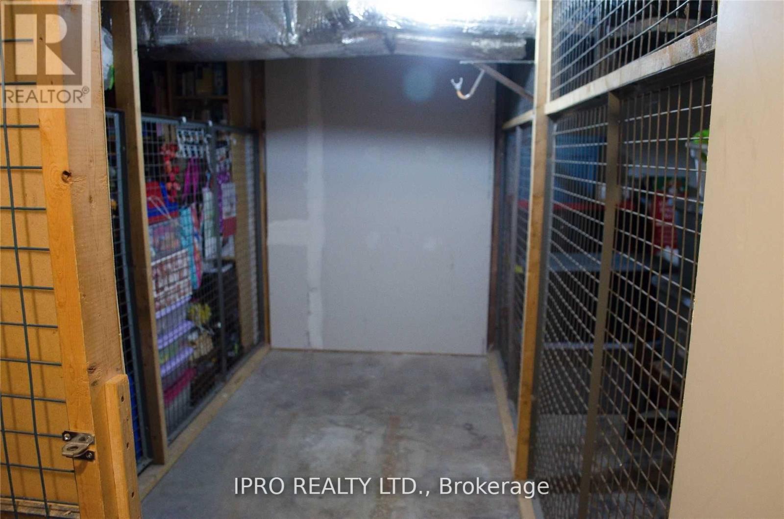17 Academy Road, Halton Hills (Georgetown), Ontario  L7G 3N7 - Photo 20 - W12130404