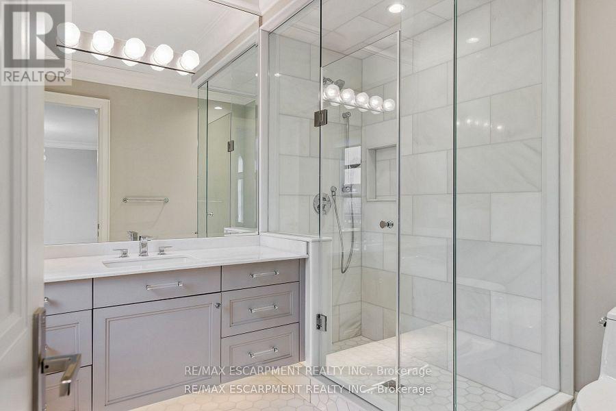 282 Tudor Avenue, Oakville, Ontario  L6K 2V5 - Photo 24 - W12130419