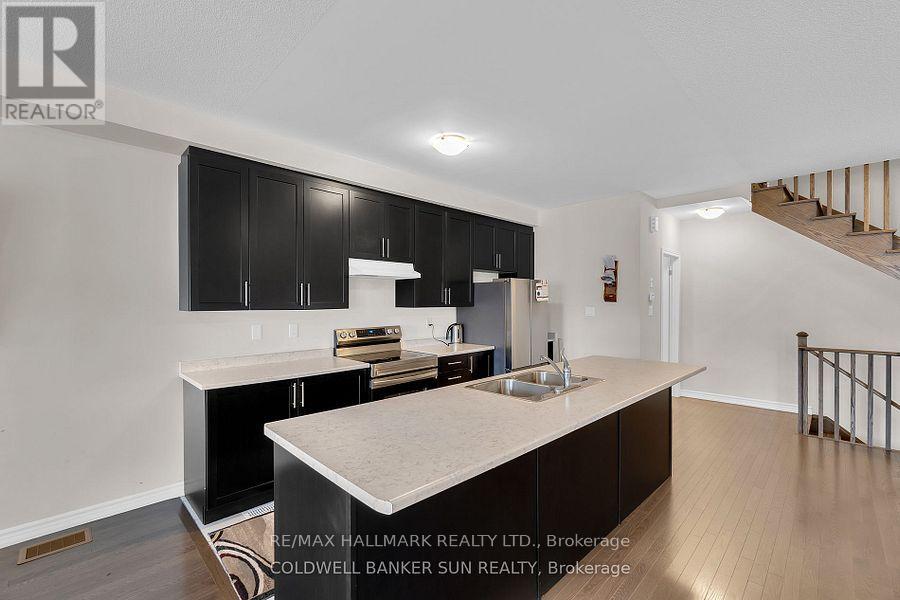 42 Donald Ficht Crescent, Brampton, Ontario  L7A 5H8 - Photo 12 - W12130421