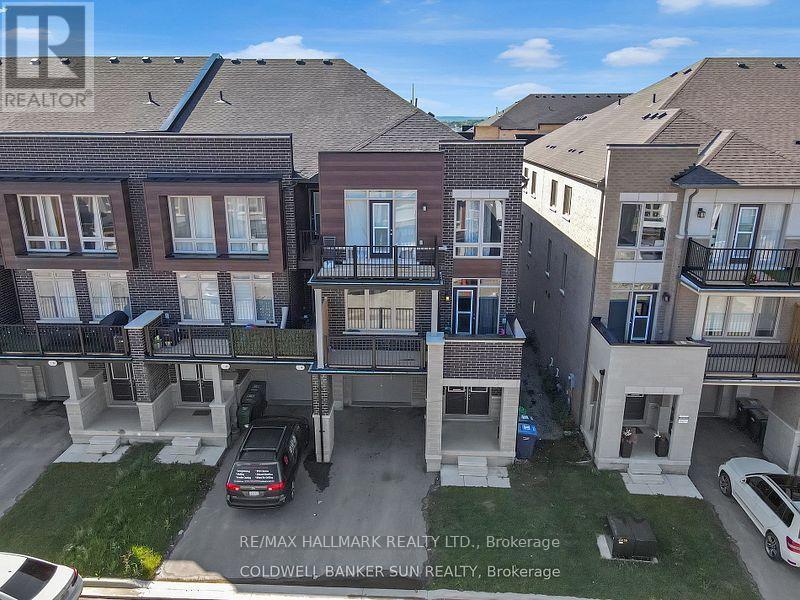 42 Donald Ficht Crescent, Brampton, Ontario  L7A 5H8 - Photo 2 - W12130421