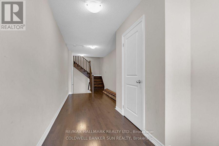 42 Donald Ficht Crescent, Brampton, Ontario  L7A 5H8 - Photo 6 - W12130421